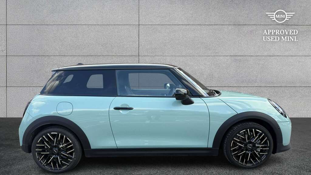 Mini Hatch 1.5 C Exclusive Level 2 2026 YK75JOO Green #2