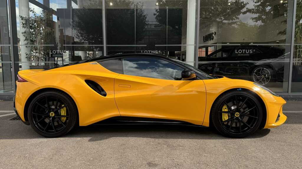 Lotus Emira 3.5 V6 First Edition 2023 YH73BDG Yellow #2