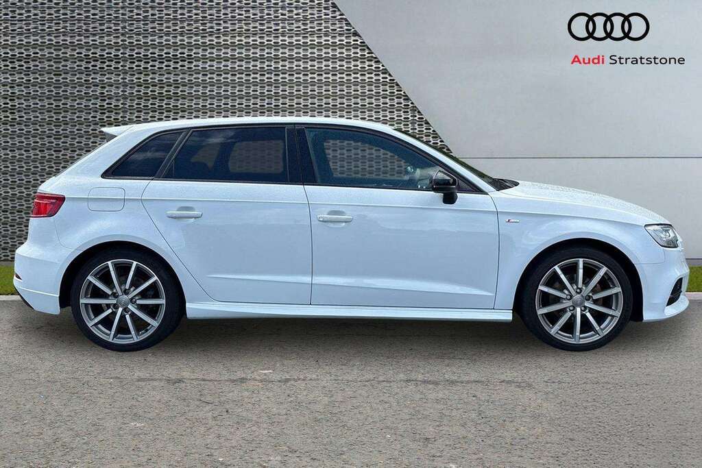 Audi A3 35 Tfsi Black Edition S Tronic Tech Pack 201 GL19ODG White #4