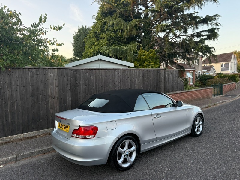 BMW 1 Series Convertible 2.0 120D Se Steptronic Euro 5 201 Black #6
