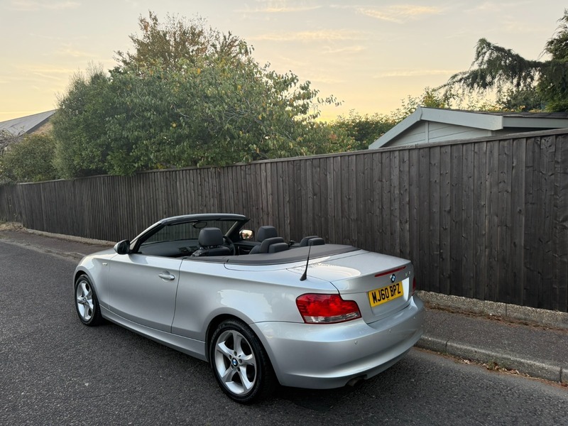 BMW 1 Series Convertible 2.0 120D Se Steptronic Euro 5 201 Black #3