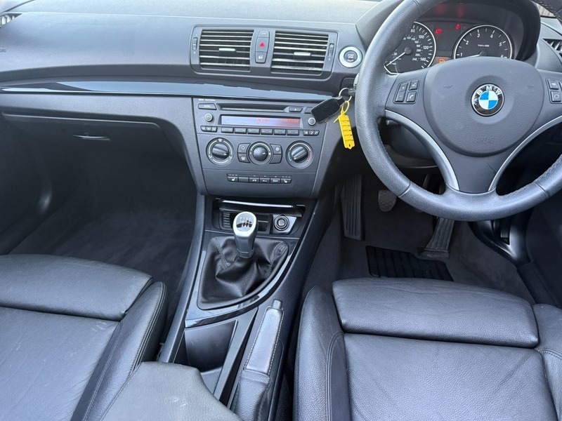 BMW 1 Series Convertible 2.0 120D Se Steptronic Euro 5 201 Black #9