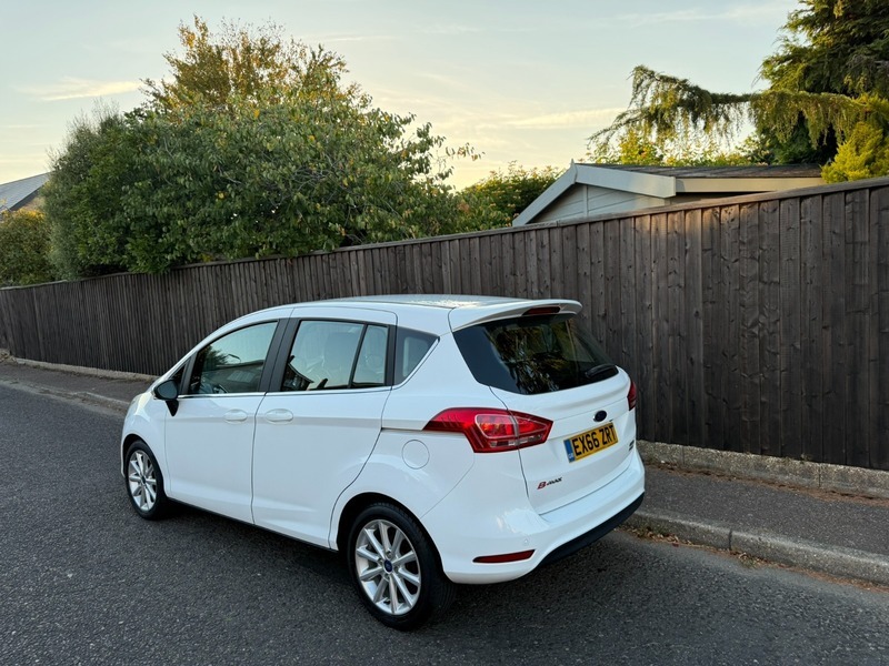 Ford B-Max Titanium White #6