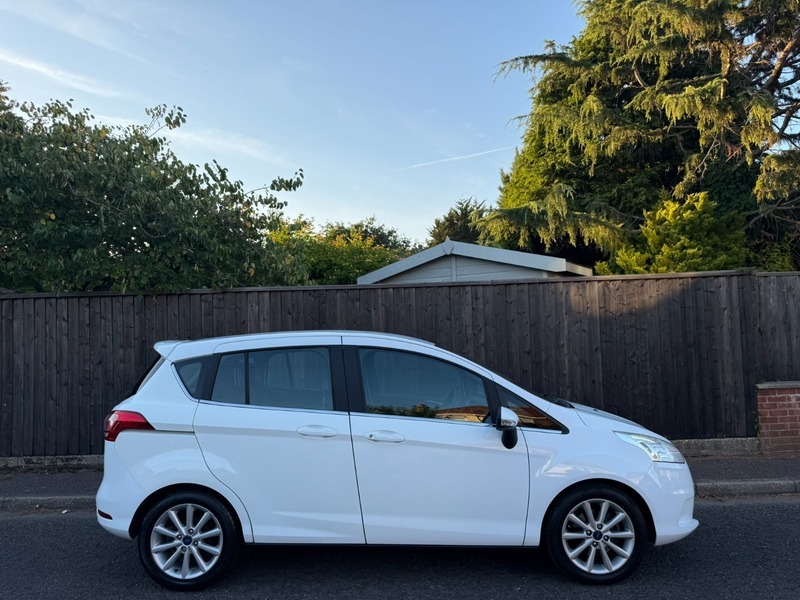 Ford B-Max Titanium White #2