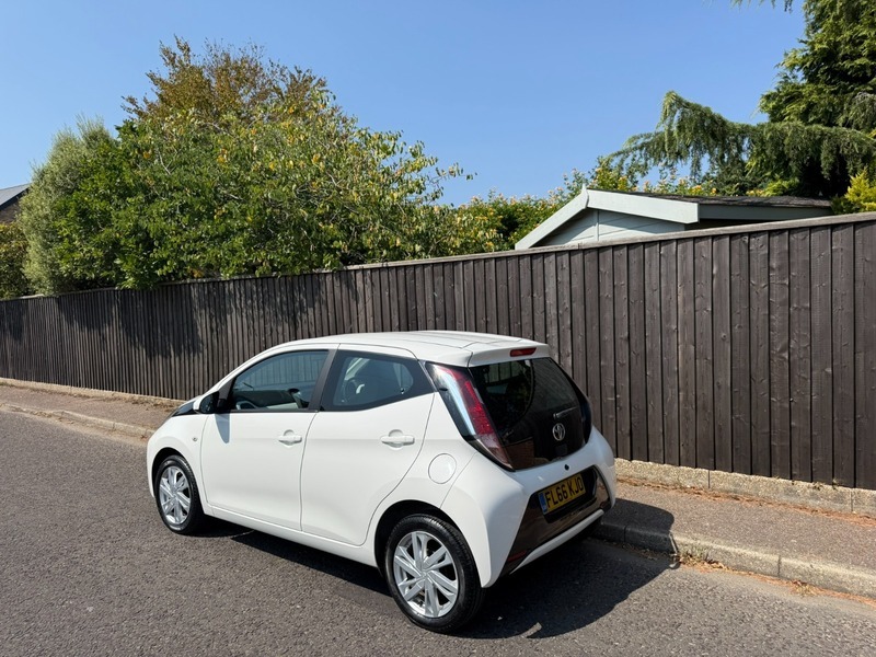 Toyota Aygo Vvt-i X-pression White #3