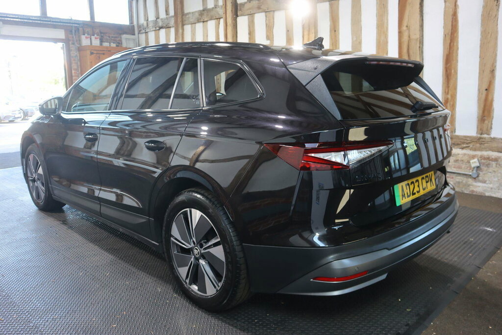 Skoda ENYAQ Iv 82Kwh 80 Dc135kw Black #4