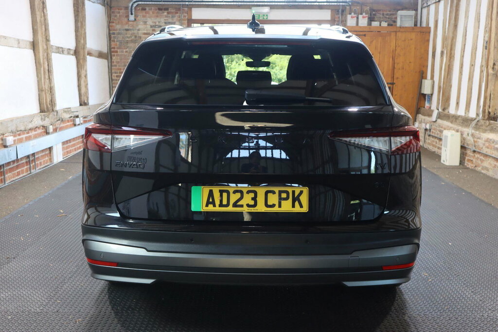 Skoda ENYAQ Iv 82Kwh 80 Dc135kw Black #5