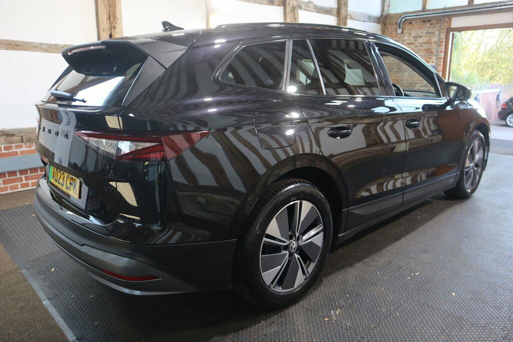 Skoda ENYAQ Iv 82Kwh 80 Dc135kw Black #6