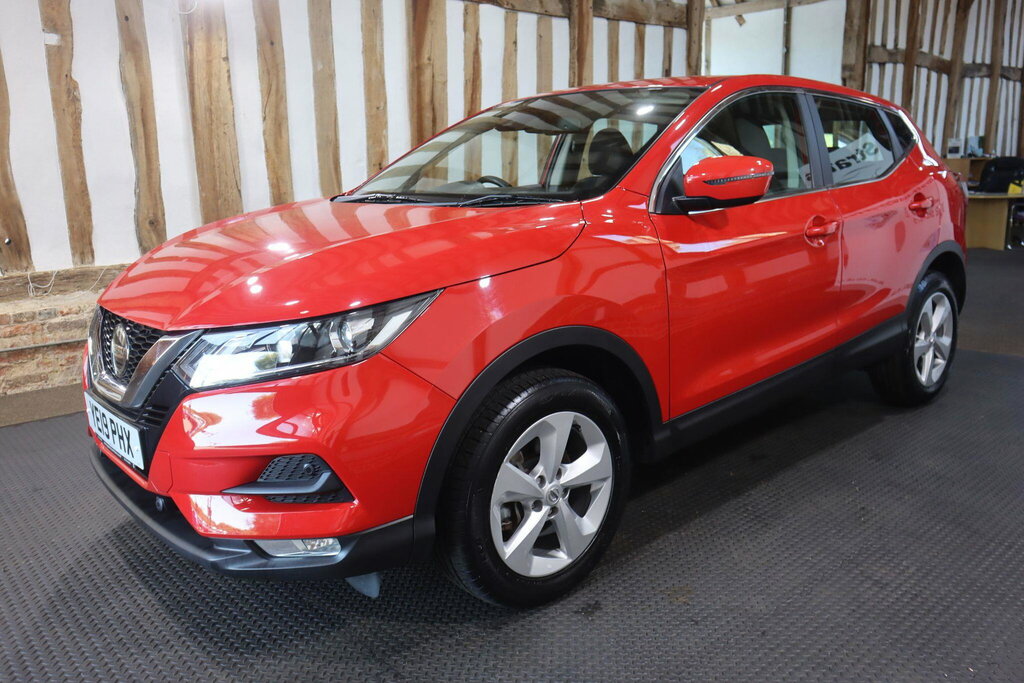 Nissan Qashqai 1.3 Dig-t Acenta Premium Euro 6 S S Red #3
