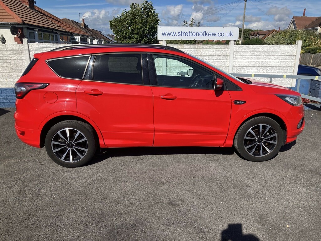 Ford Kuga 1.5 T Ecoboost St-line Red