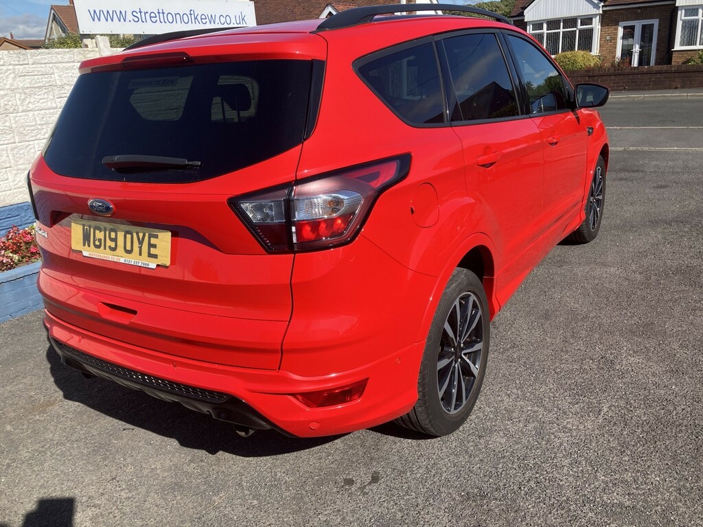 Ford Kuga 1.5 T Ecoboost St-line Red #2