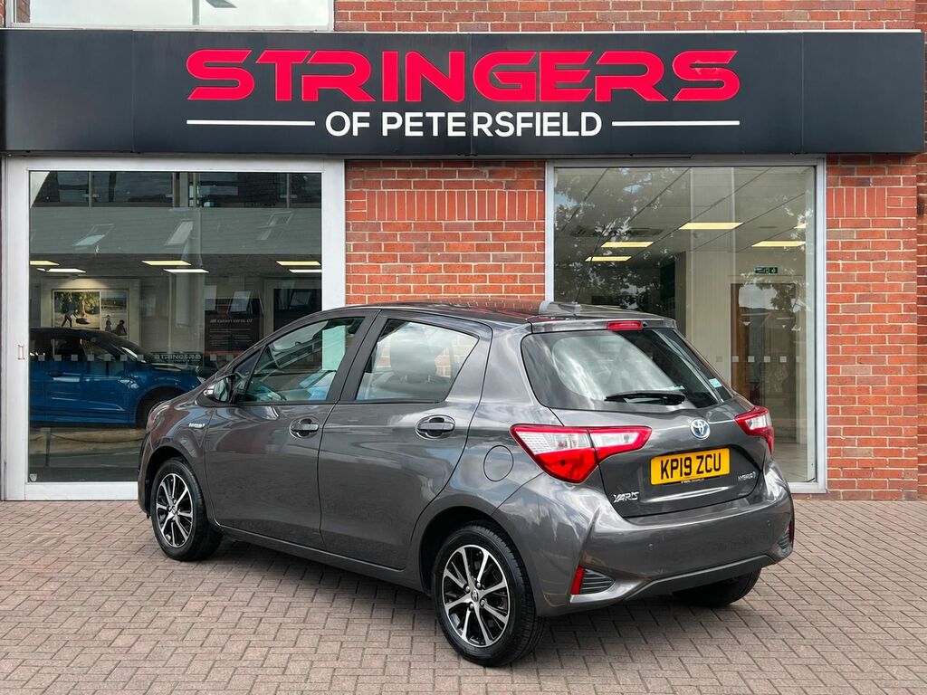 Toyota Yaris 2019 1.5 Vvt-h Icon Tech Hatchback Hybr KP19ZCU Grey #2