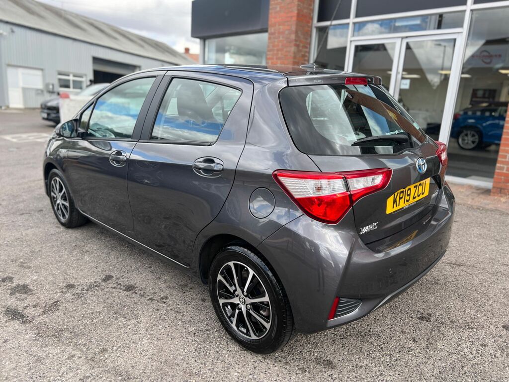 Toyota Yaris 2019 1.5 Vvt-h Icon Tech Hatchback Hybr KP19ZCU Grey #4