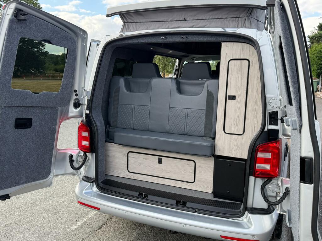 Volkswagen Transporter 2.0 Tdi Bluemotion Tech 140Ps Highline Kombi Van Silver #10