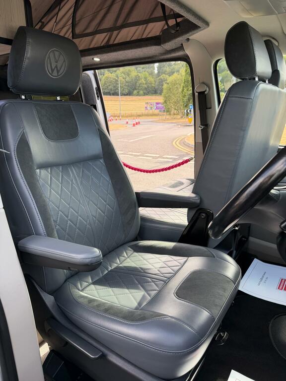 Volkswagen Transporter 2.0 Tdi Bluemotion Tech 140Ps Highline Kombi Van Silver #15