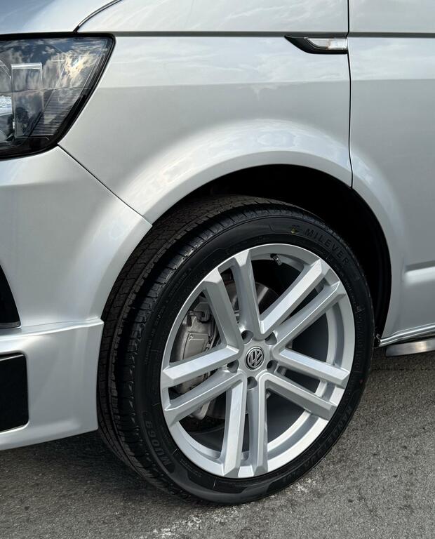 Volkswagen Transporter 2.0 Tdi Bluemotion Tech 140Ps Highline Kombi Van Silver #12