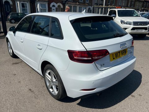 Audi A3 1.0 Tfsi Se White #3
