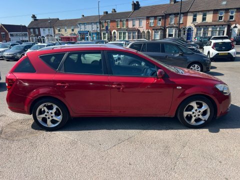Kia Ceed 1.6 Crdi 3 Red #6
