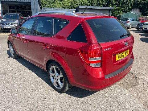 Kia Ceed 1.6 Crdi 3 Red #3
