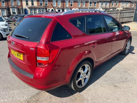 Kia Ceed 1.6 Crdi 3 Red #5