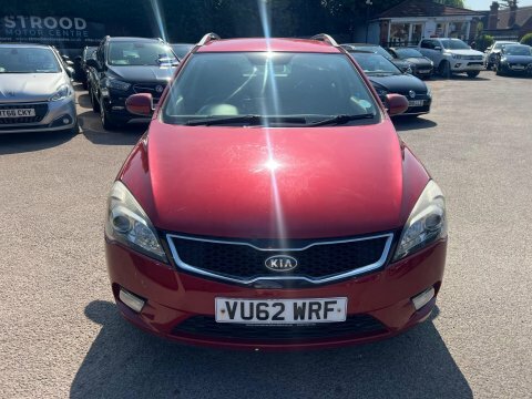 Kia Ceed 1.6 Crdi 3 Red #2