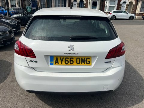 Peugeot 308 1.2 Puretech Allure White #4