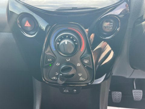 Peugeot 108 1.0 Active, 17 Reg, 16,000 Miles #40
