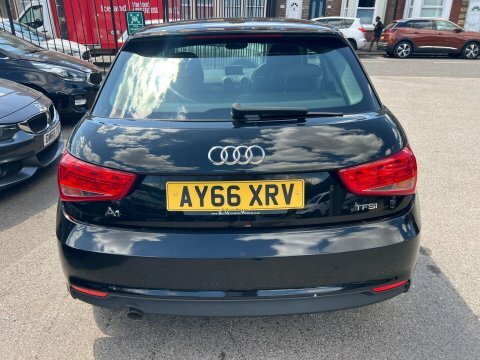 Audi A1 1.0 Tfsi Se Black #4