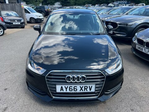 Audi A1 1.0 Tfsi Se Black #2