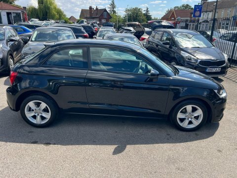 Audi A1 1.0 Tfsi Se Black #6