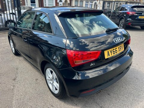 Audi A1 1.0 Tfsi Se Black #3