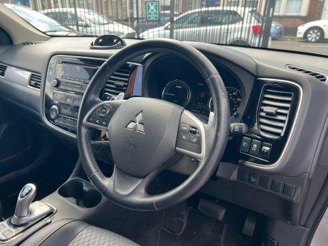 Mitsubishi Outlander 2.0H 12Kwh Gx4h Cvt 4Wd Euro 5 Ss Black #17