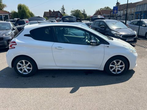Peugeot 208 1.2 Vti Style White #6