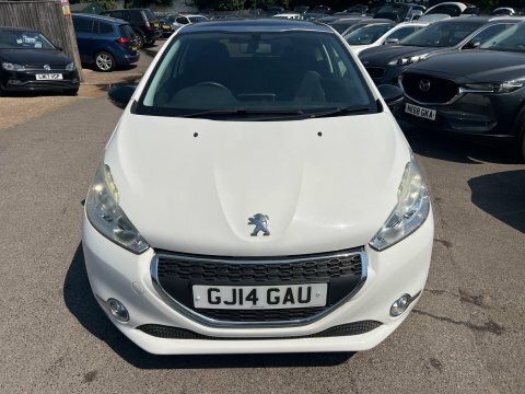Peugeot 208 1.2 Vti Style White #2