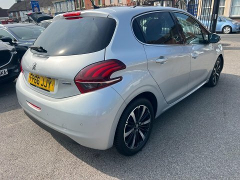 Peugeot 208 1.2 Puretech Allure Silver #5