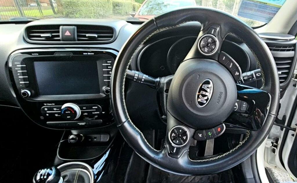 Kia Soul Connect Plus White #2