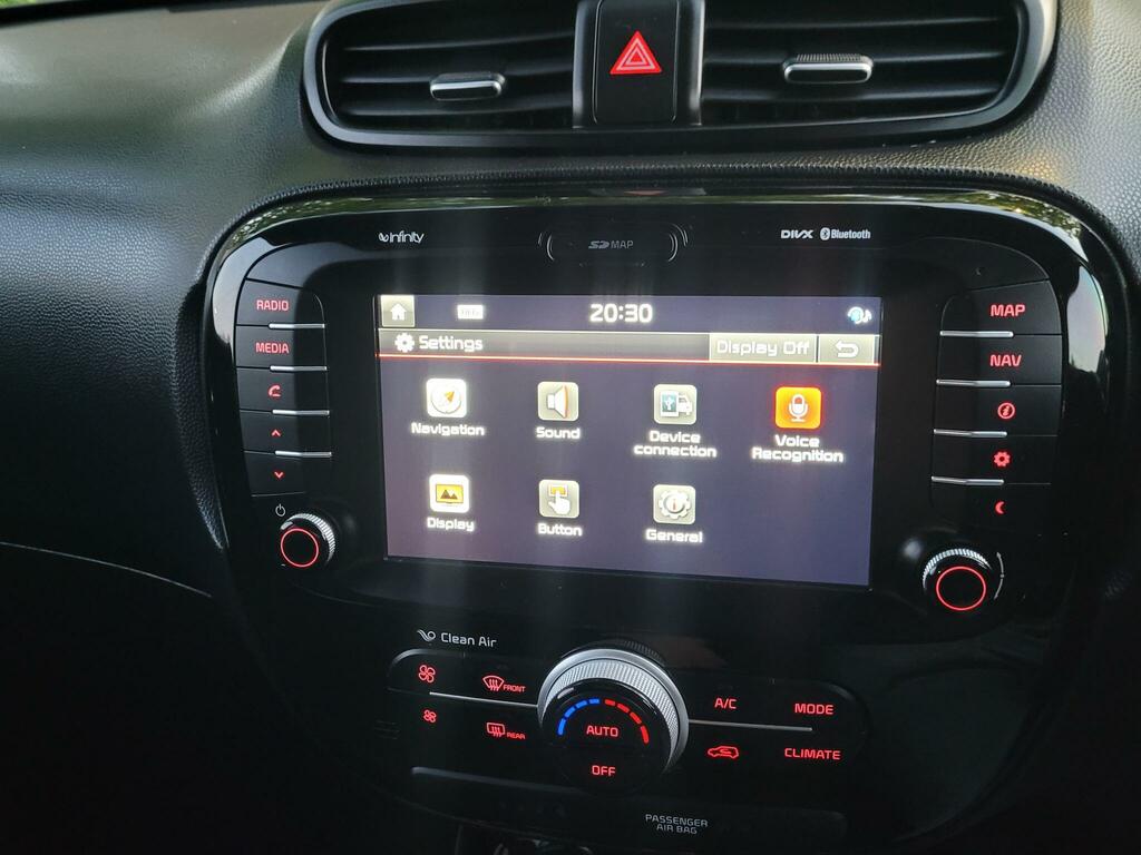 Kia Soul Connect Plus White #6