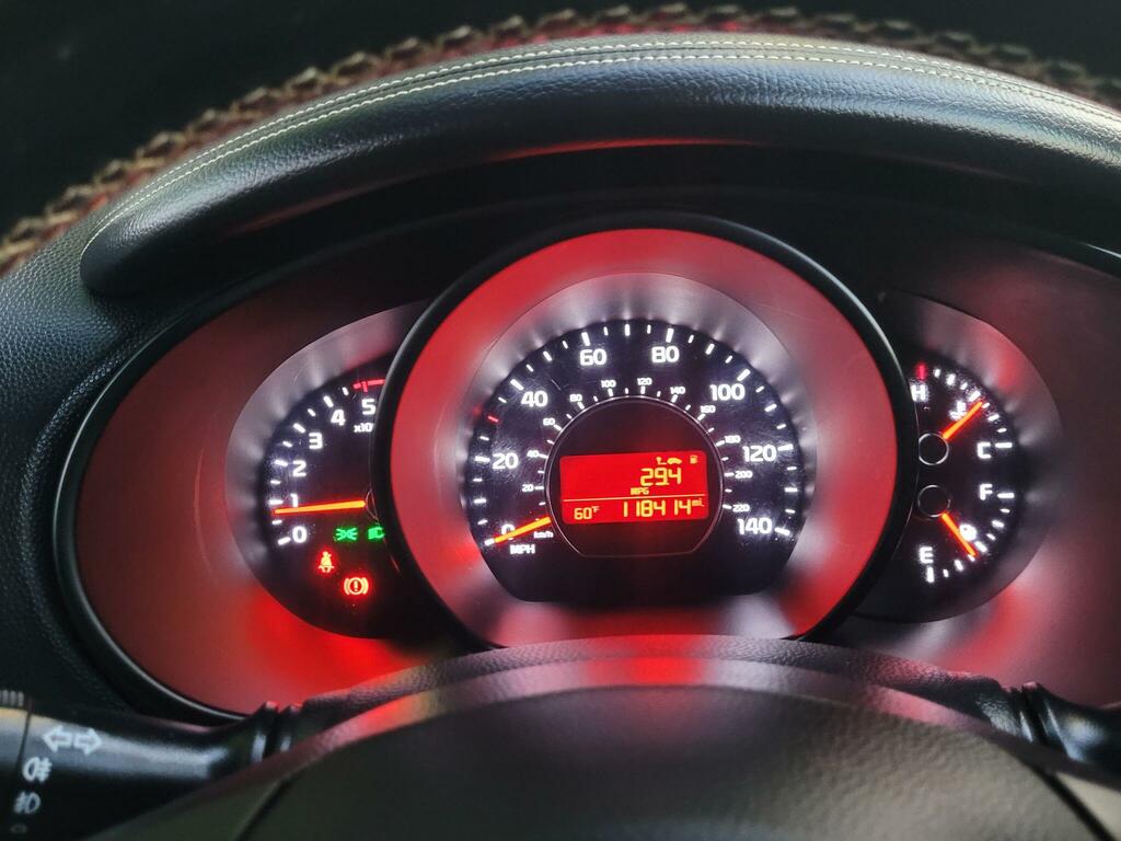 Kia Soul Connect Plus White