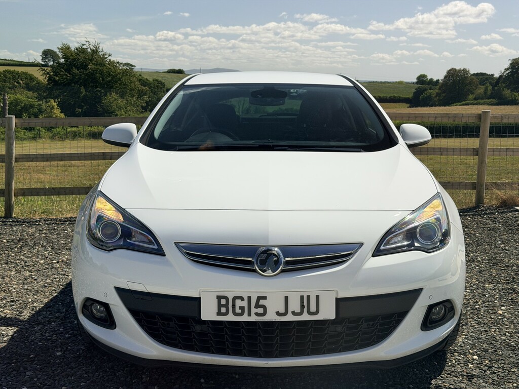 Vauxhall Astra GTC 1.4 I Turbo Sri White #5
