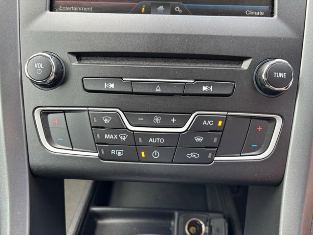 Ford Mondeo 2.0 Titanium Tdci 207 Bhp Front And Rear Parkin Green #27