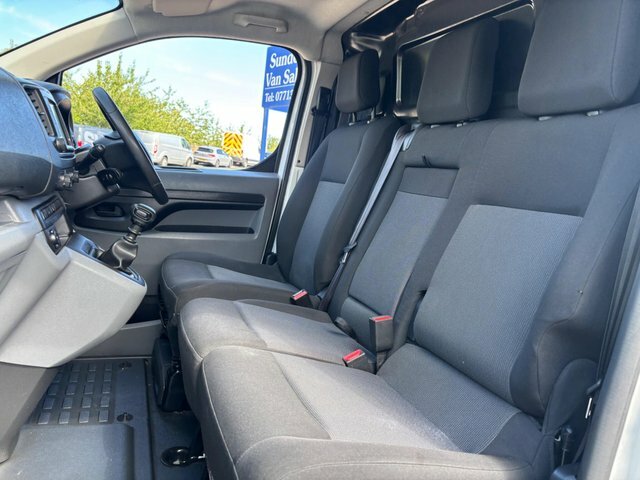 Vauxhall Vivaro 100Kw Elite L 50Kwh Estate Black #19