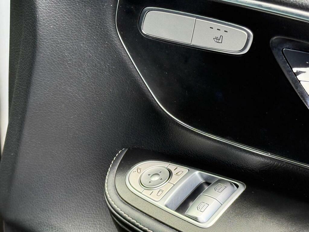 Mercedes-Benz V Class V220 Sport Bluetec Black #13