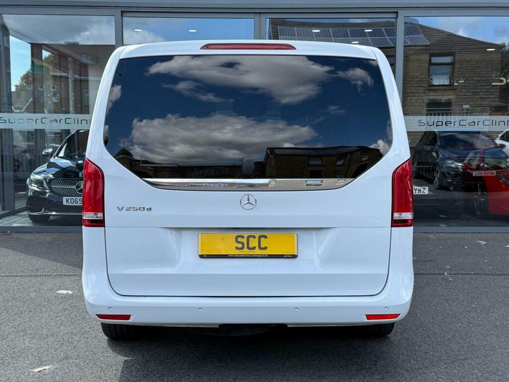 Mercedes-Benz V Class V220 Sport Bluetec Black #11