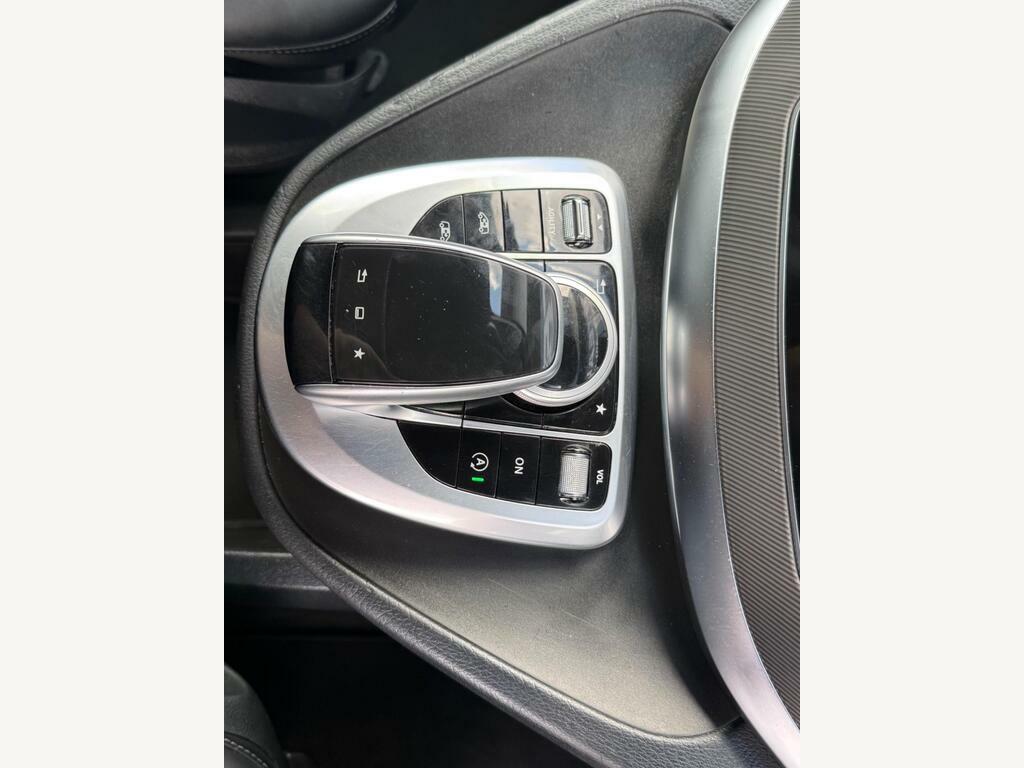 Mercedes-Benz V Class V220 Sport Bluetec Black #23