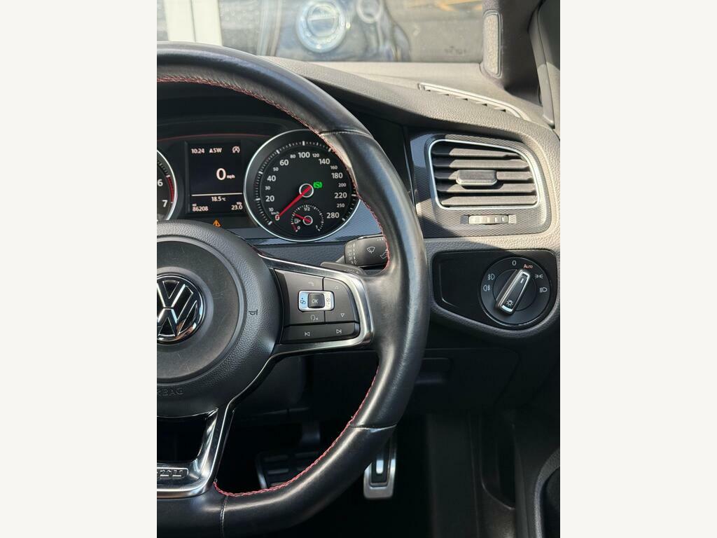 Volkswagen Golf Se Tdi Bluemotion Technology 5-Door Red #17