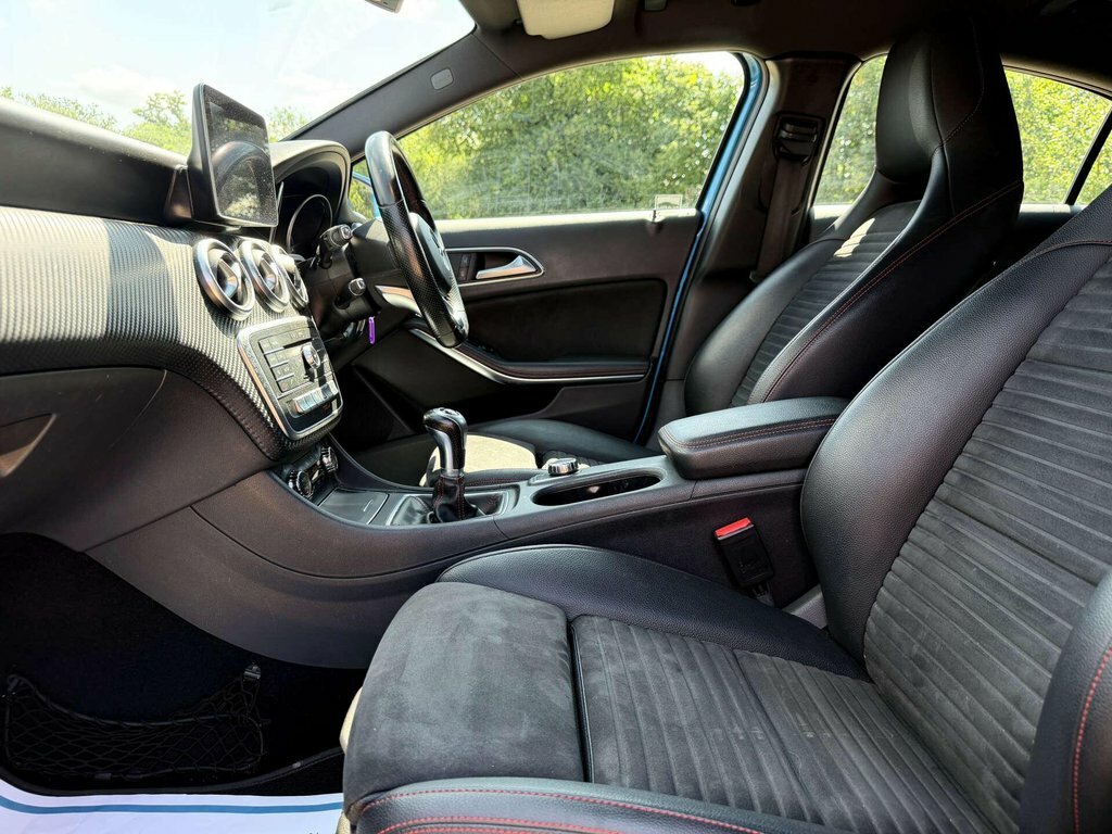 Mercedes-Benz A Class A 250 4Matic Amg Premium Blue #31