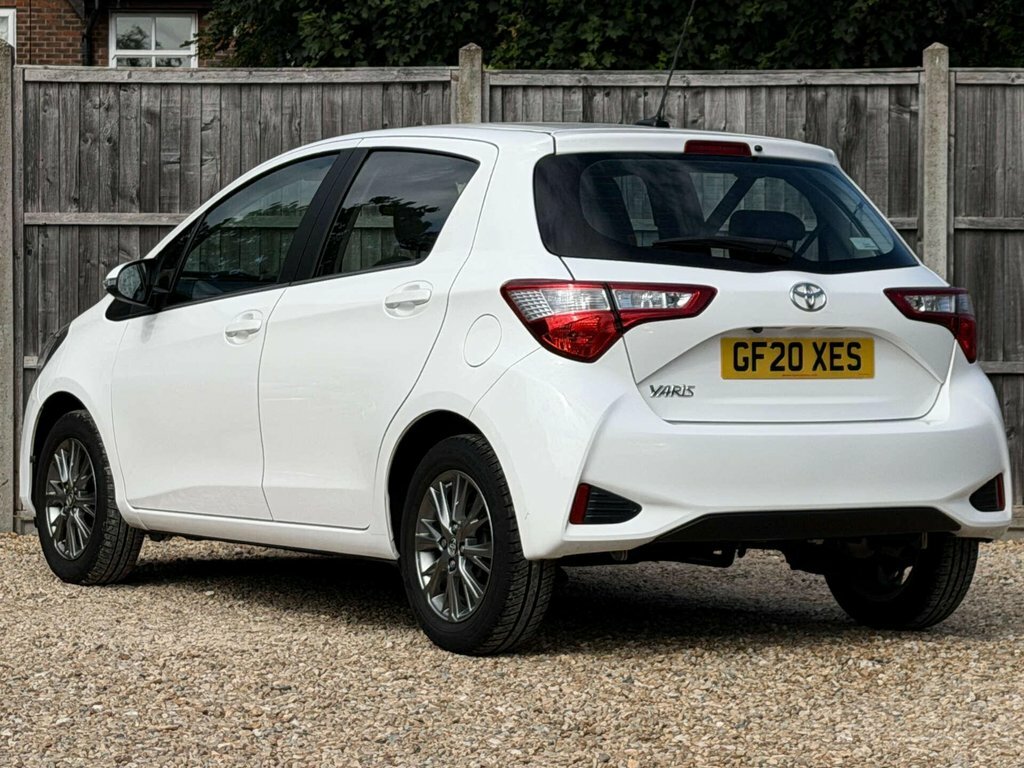 Toyota Yaris 1.5L Icon White #4