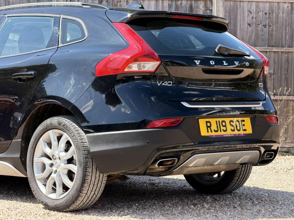 Volvo V40 Cross Country 1.5 V40 Cross Country Professional T3 Black #22