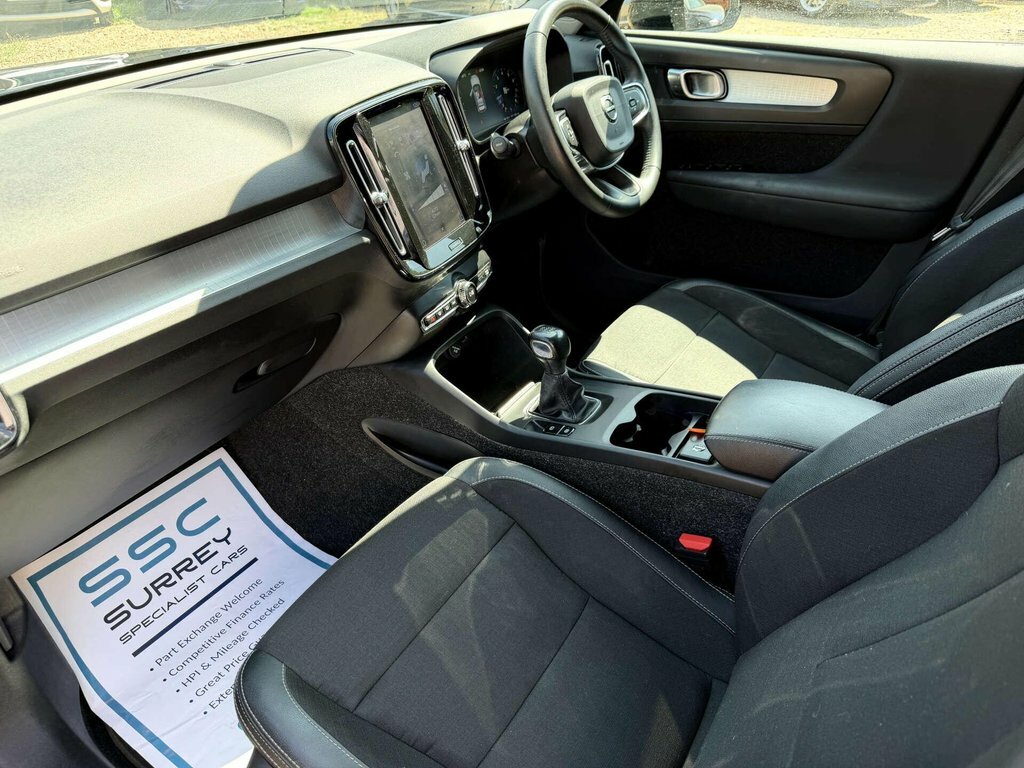 Volvo XC40 1.5L Momentum Black #6