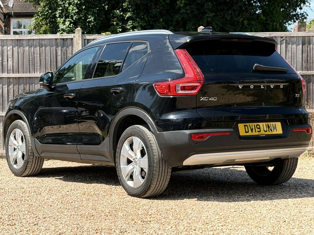 Volvo XC40 1.5L Momentum Black #4